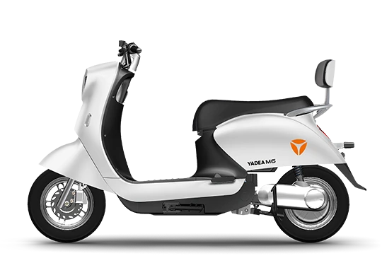 Scooter électrique rétro YADEA M6 blanc, vue de profil
