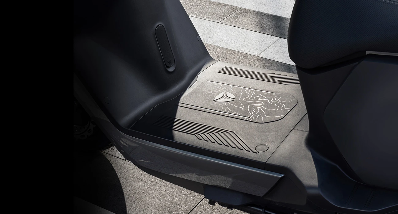 Plancher plat du GT60 avec 400 mm d'espace pour les jambes